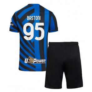 Billiga Inter Milan Alessandro Bastoni #95 Hemmatröja Barn 2024-25 Kortärmad (+ Korta byxor)